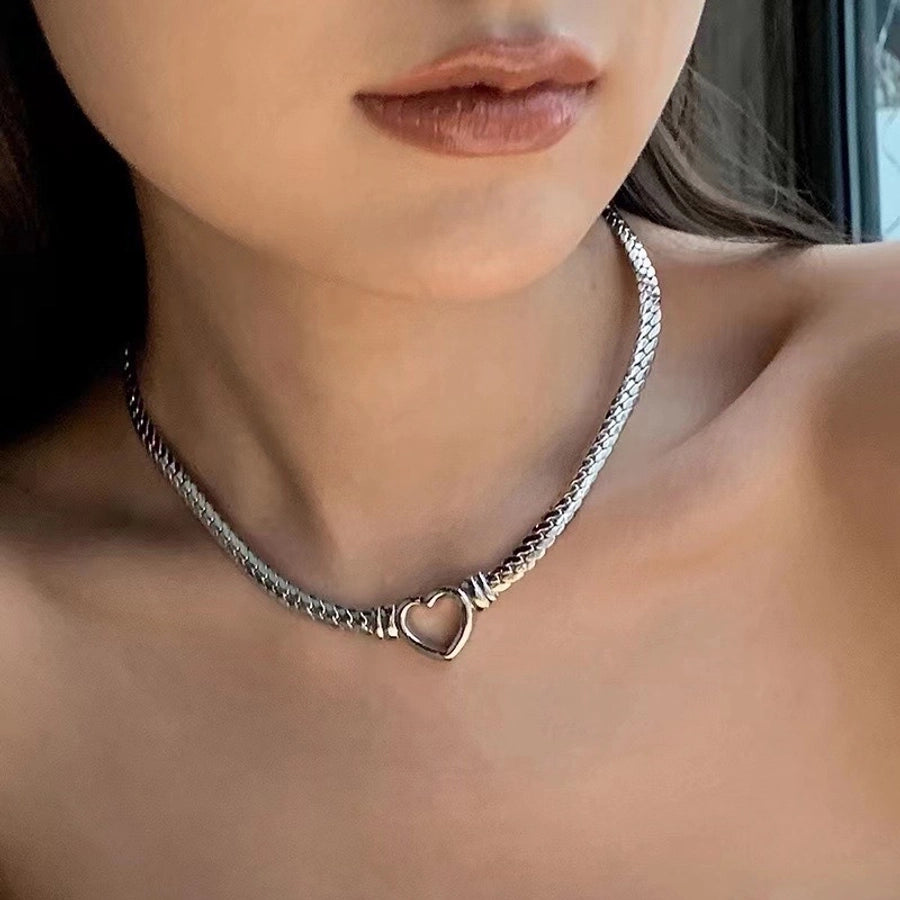 Hollow Heart Choker Necklace [304 Stainless Steel,18K Gold Plated]